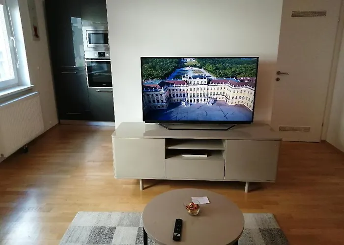 Tesla * Viena